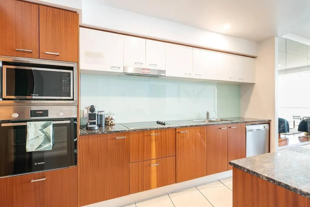 Breathtaking Views From Stunning 42nd Floor Skyhome & Living * Χρυσή Ακτή