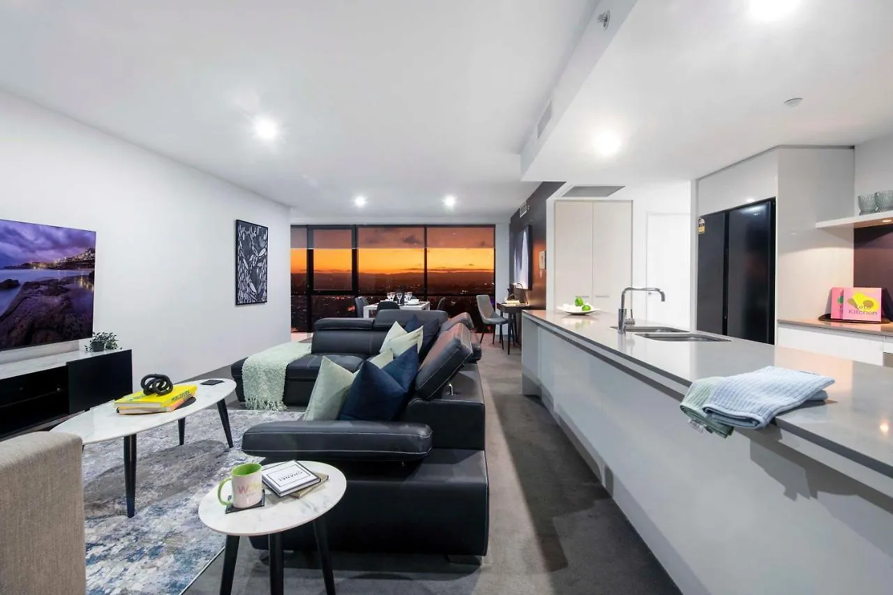 公寓 Three Bedroom Ocean View At Circle On Cavill - One Free Parking! - Self Contained & Privately Managed - Wow