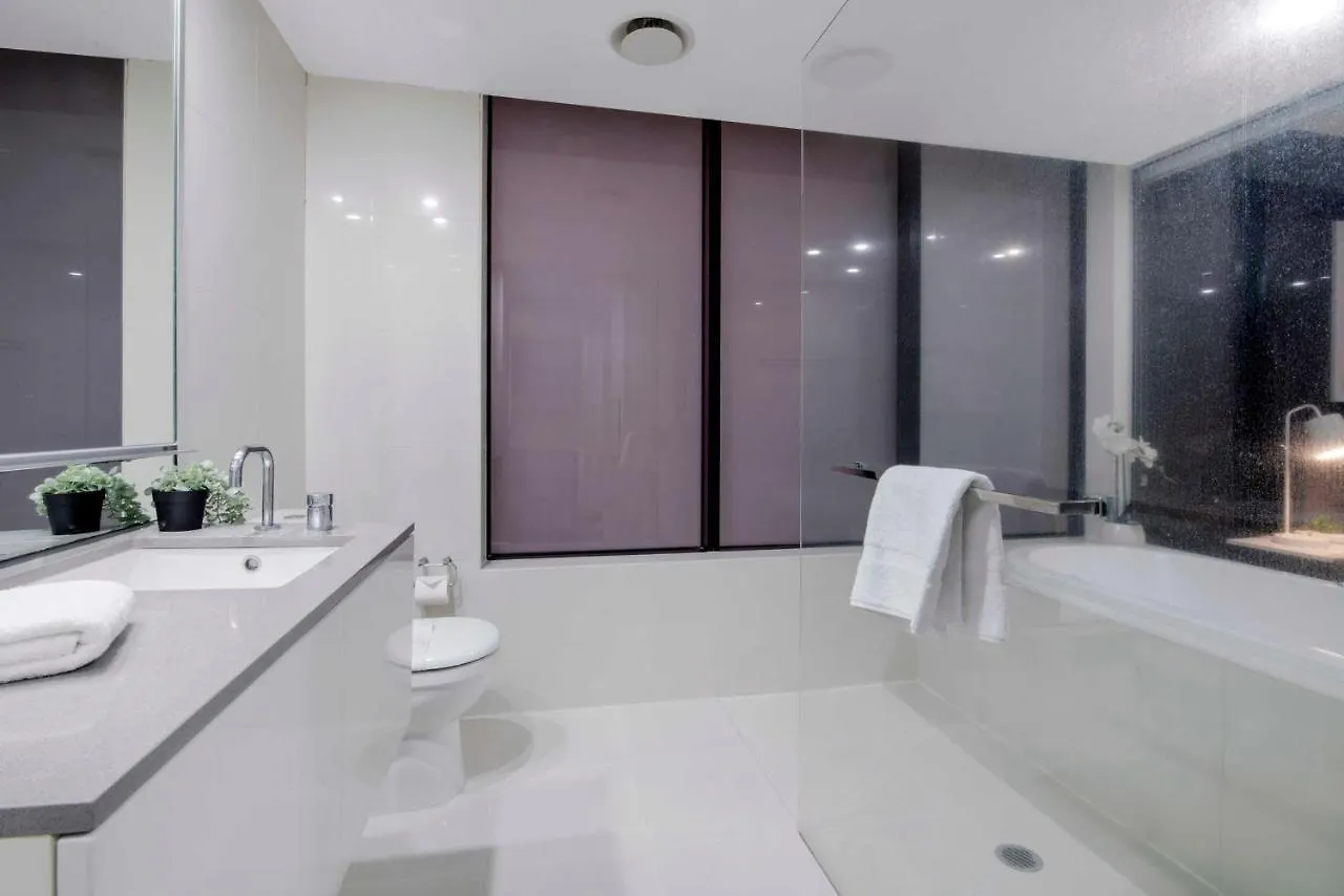 Three Bedroom Ocean View At Circle On Cavill - One Free Parking! - Self Contained & Privately Managed - Wow 黄金海岸