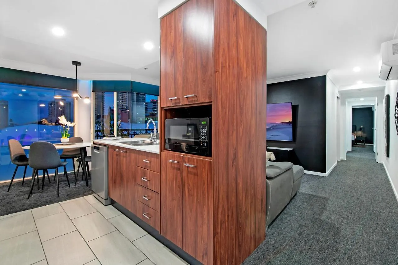 Apartment Chevron Renaissance - Self Contained & Privately Managed *