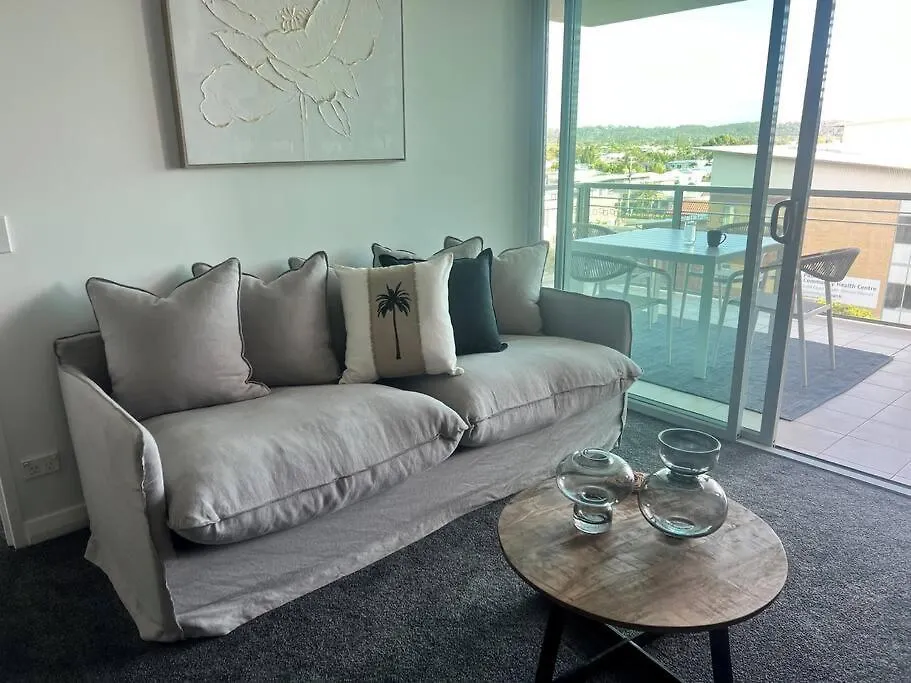 Pavillions - Hosted By Burleigh Letting *