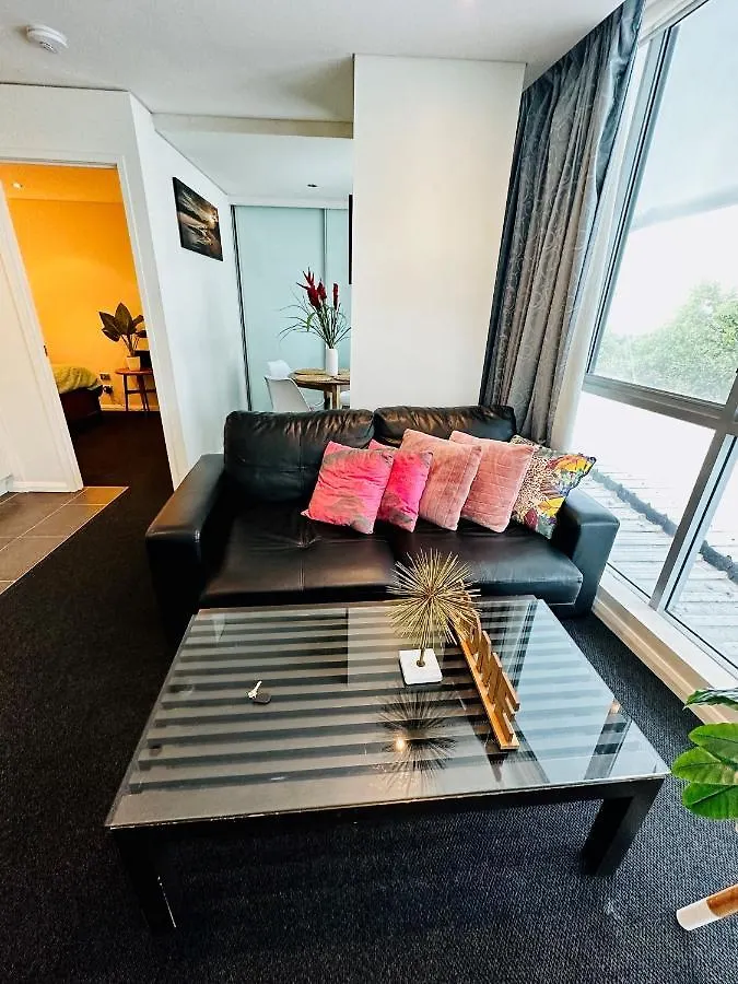 Sophisticated 1 Bedroom Apartment! *