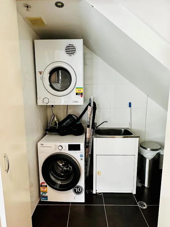 Sophisticated 1 Bedroom Apartment! Apartment