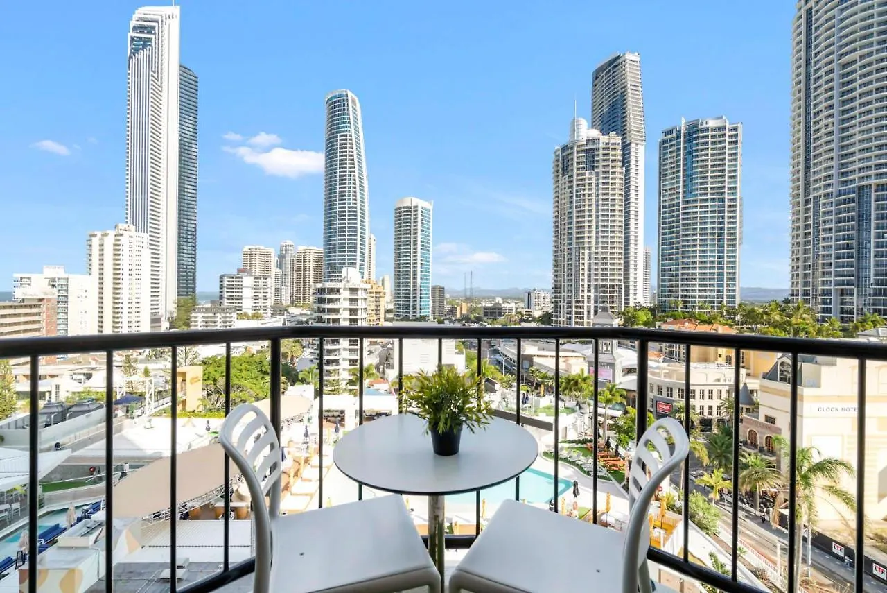 Gorgeous Studio Right In The Heart Of Surfers Apartment *