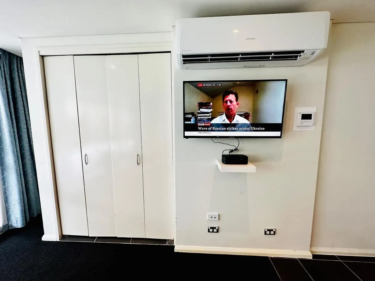Sophisticated 1 Bedroom Apartment! Gold Coast