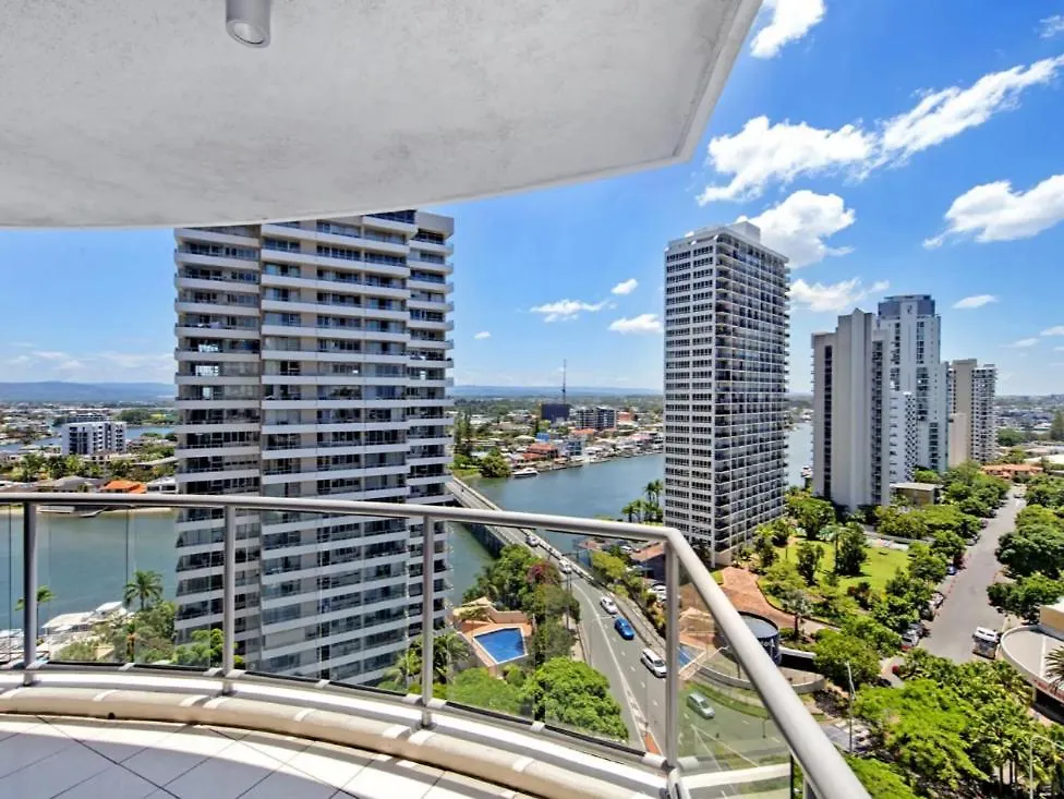 Apartment Towers Of Chevron - Private *