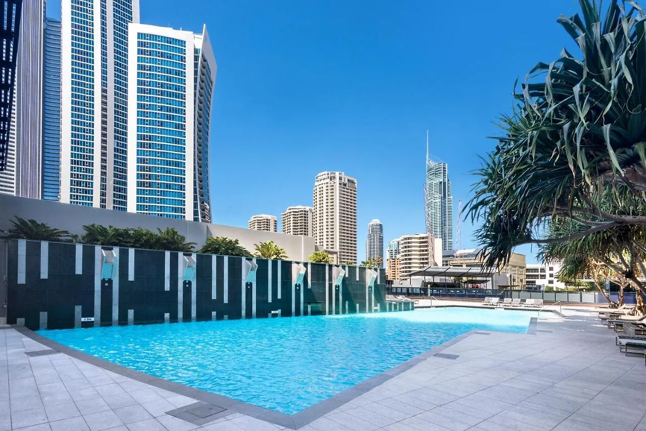 Circle On Cavill - Hosted By Coastal Letting