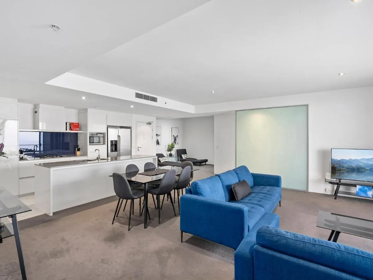 Circle On Cavill - Hosted By Coastal Letting