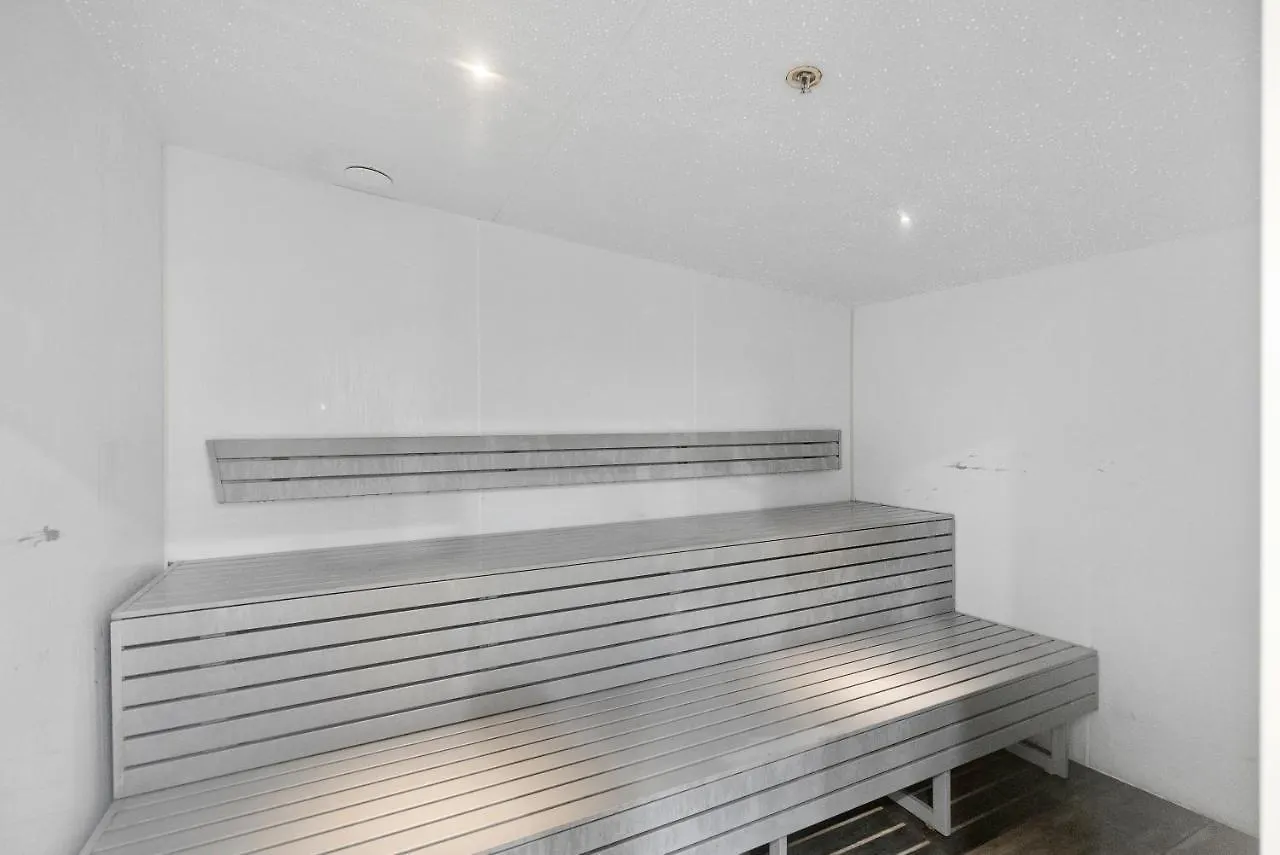 Ocean Side Amazing Sauna Pool Gym Apartment *
