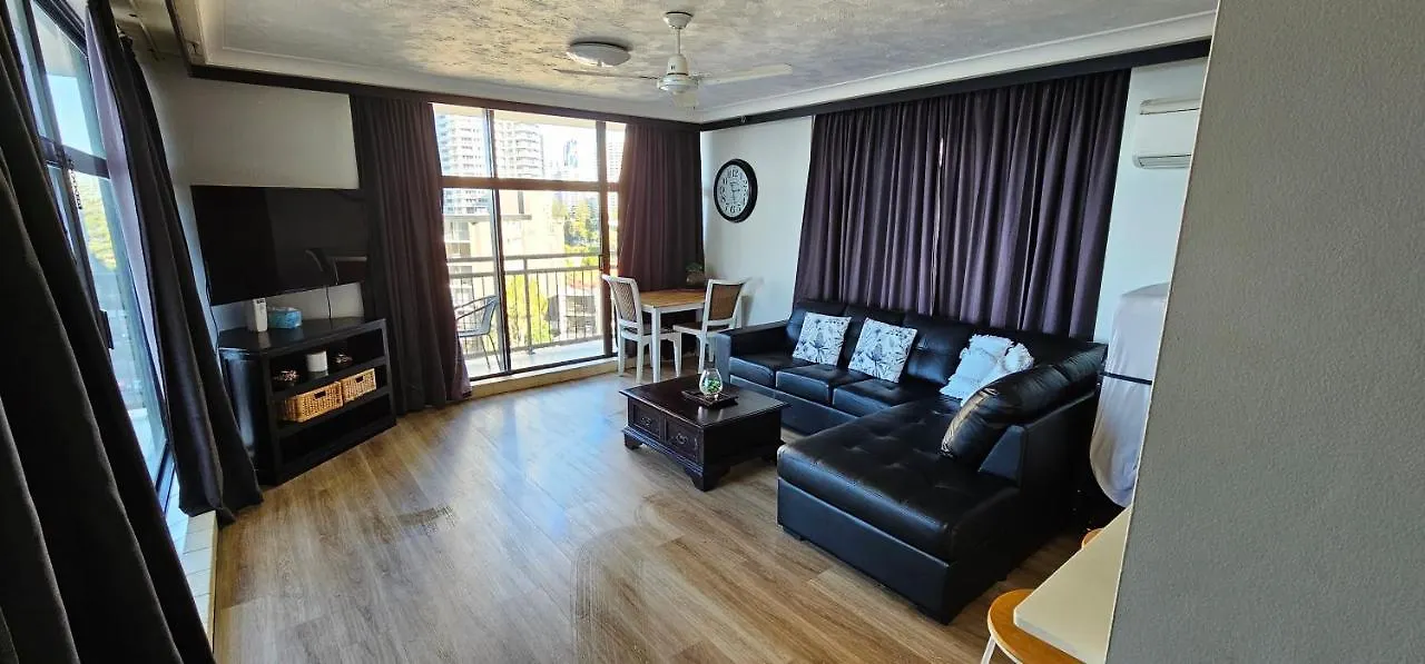 Surfers Paradise Ocean View Apartment