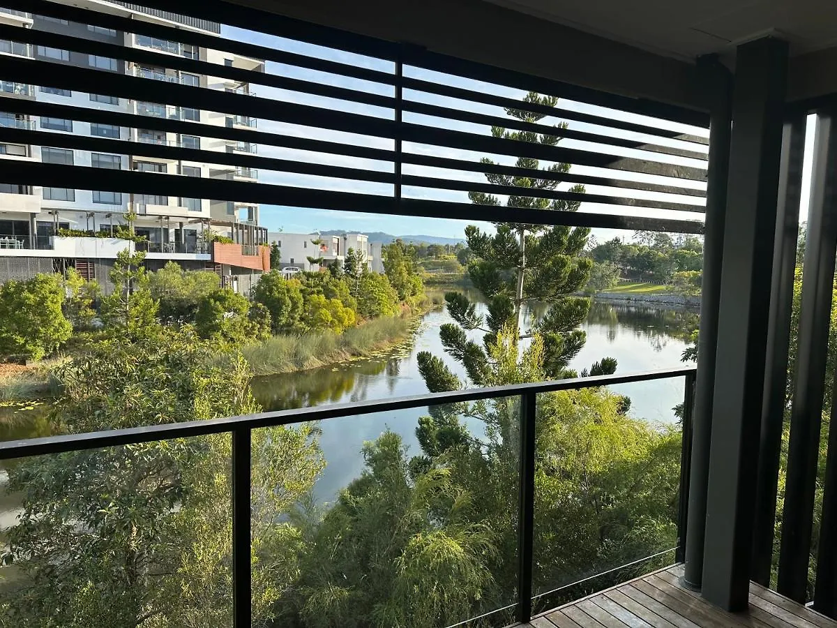 Near New 4br Townhouse Next To Shopping Mall Apartment Gold Coast