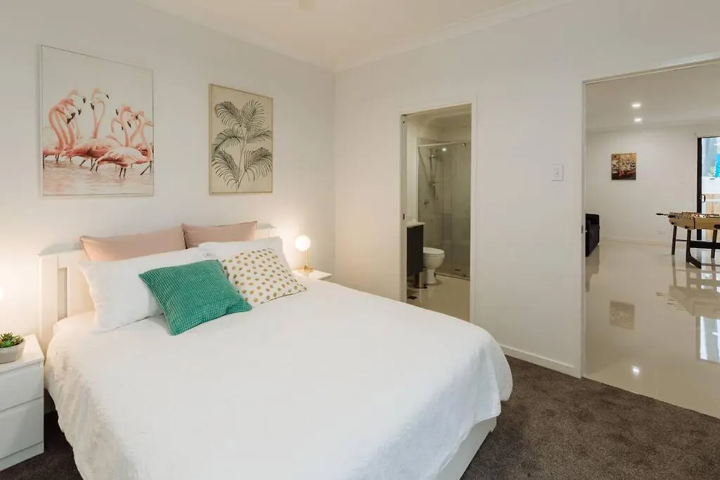 Spacious Modern And Cozy 3bd Townhouse At Great Location *