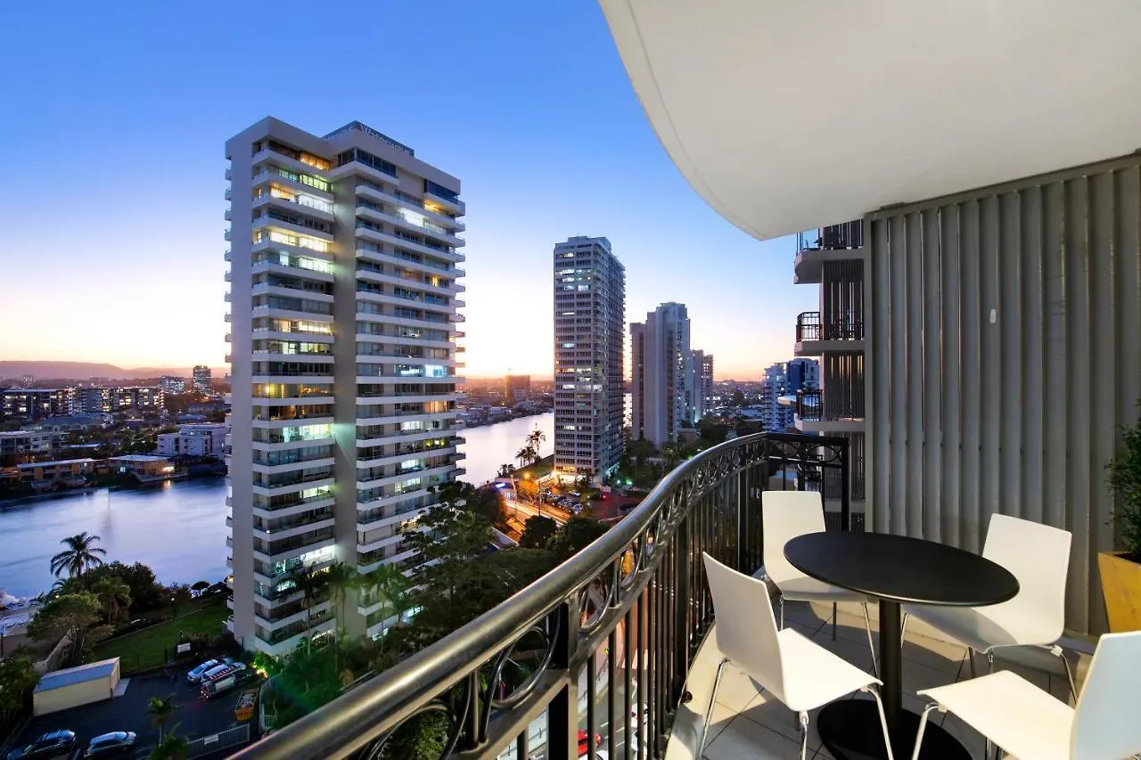 Chevron Renaissance - Self Contained & Privately Managed *