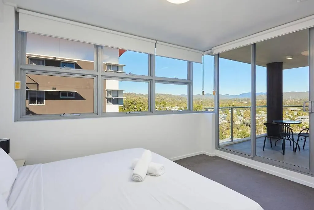 Apartment Two Bedroom In Robina Center *