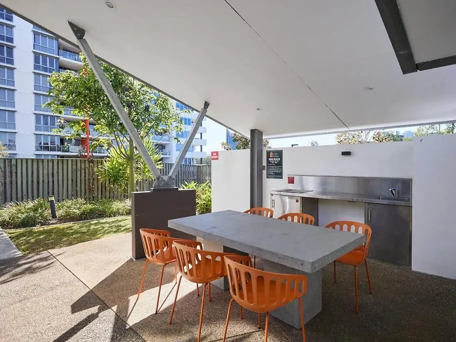 Two Bedroom In Robina Center *