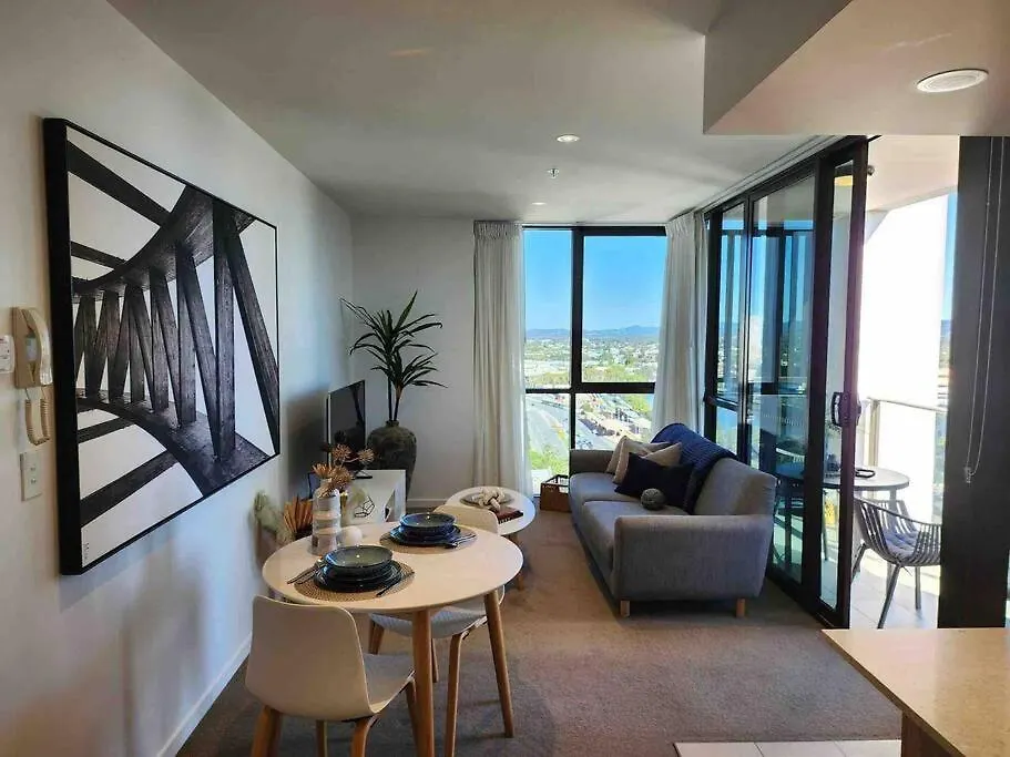 Broadbeach Business Or Leisure 公寓 *