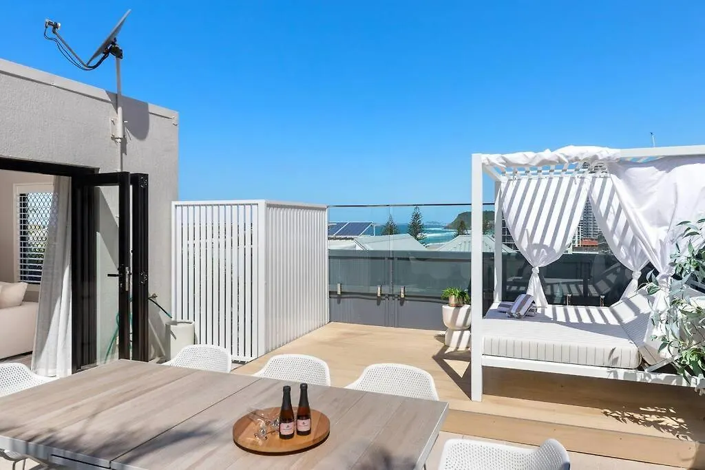 An Oasis By The With Ocean Views Daybed Bbq Appartement Gold Coast