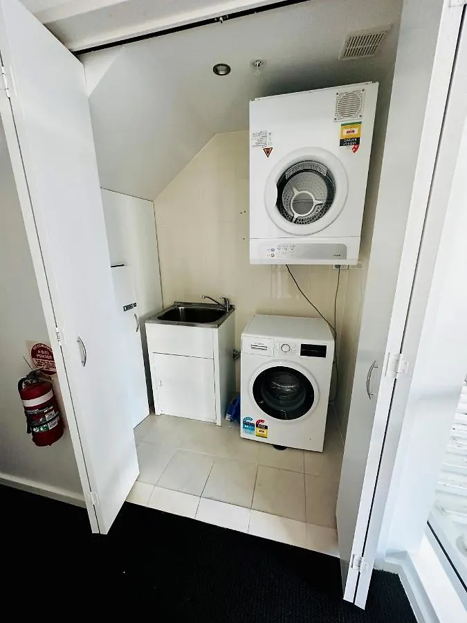 Modern 2 Bedroom Apt Near Tram & Ocean Gold Coast