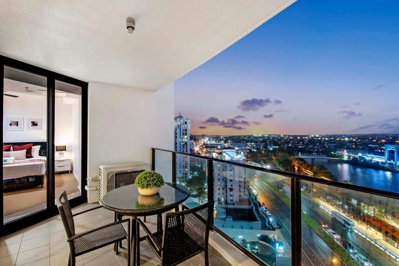 Sierra Grand Broadbeach - Self Contained & Privately Managed Apartment