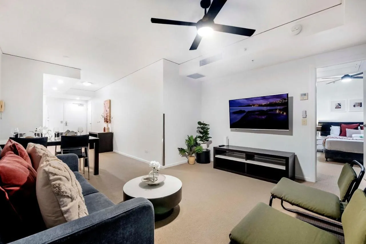 Sierra Grand Broadbeach - Self Contained & Privately Managed Apartment