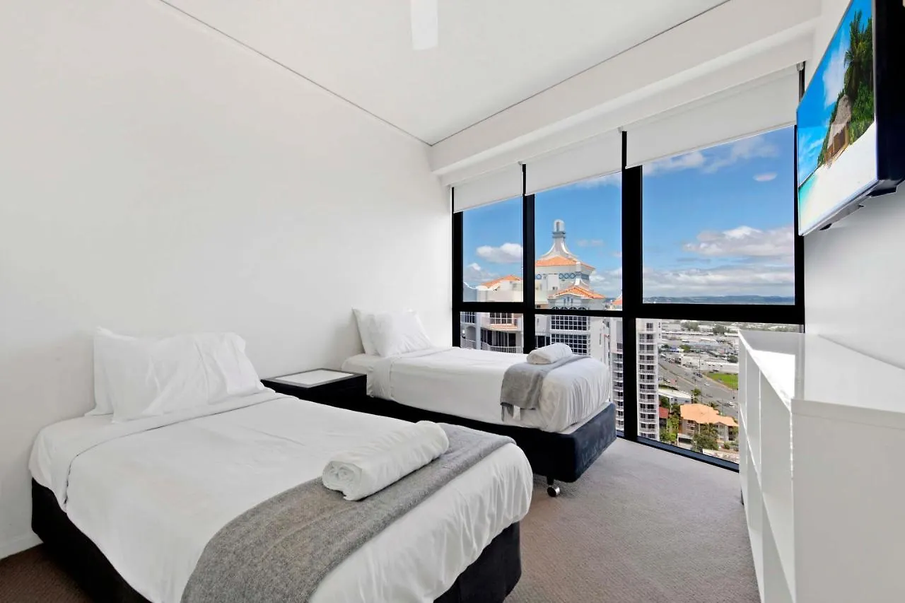 Apartment Sierra Grand Broadbeach - Self Contained & Privately Managed *