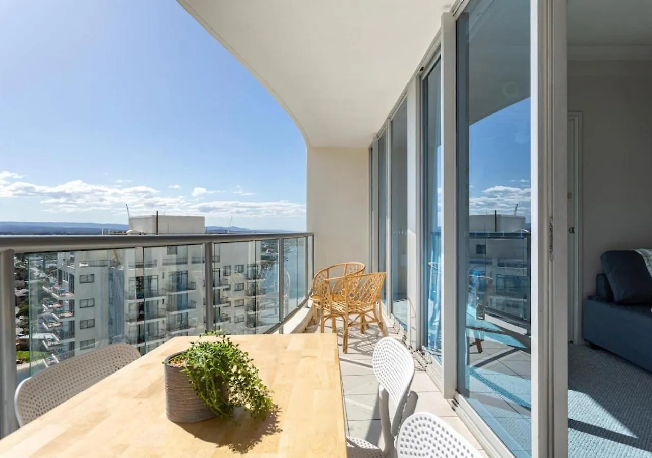 Apartment 2 Bdrm Towers Of Chevron, 19th Floor Amazing View *