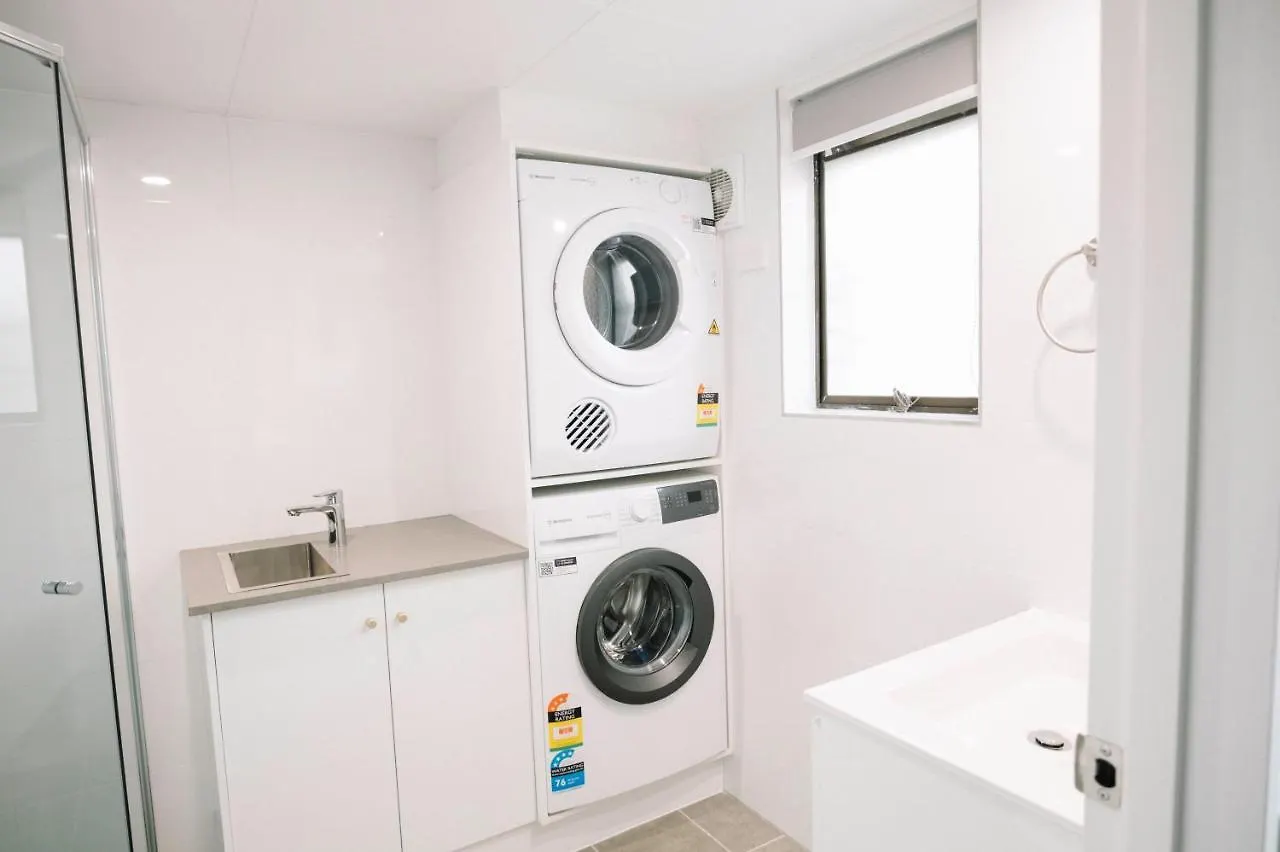 Surfers Paradise- Meters From The Beach! * Gold Coast