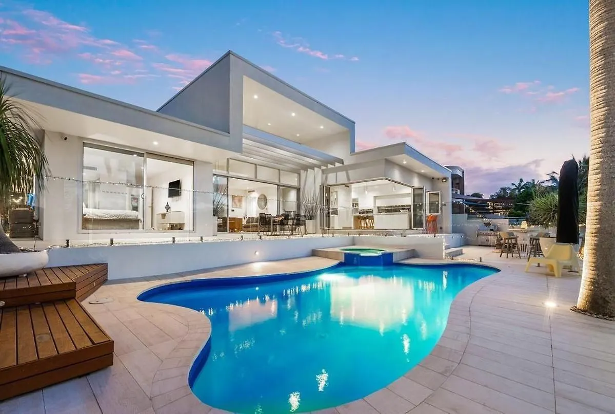 度假居 Capri Executive Waterfront - 5 Bedrooms - Heated Pool And *