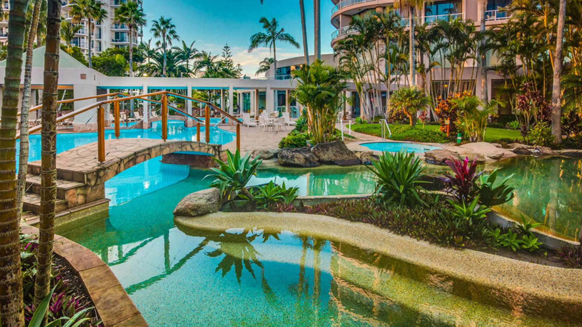 Hotel Crowne Plaza Surfers Paradise By Ihg 4*