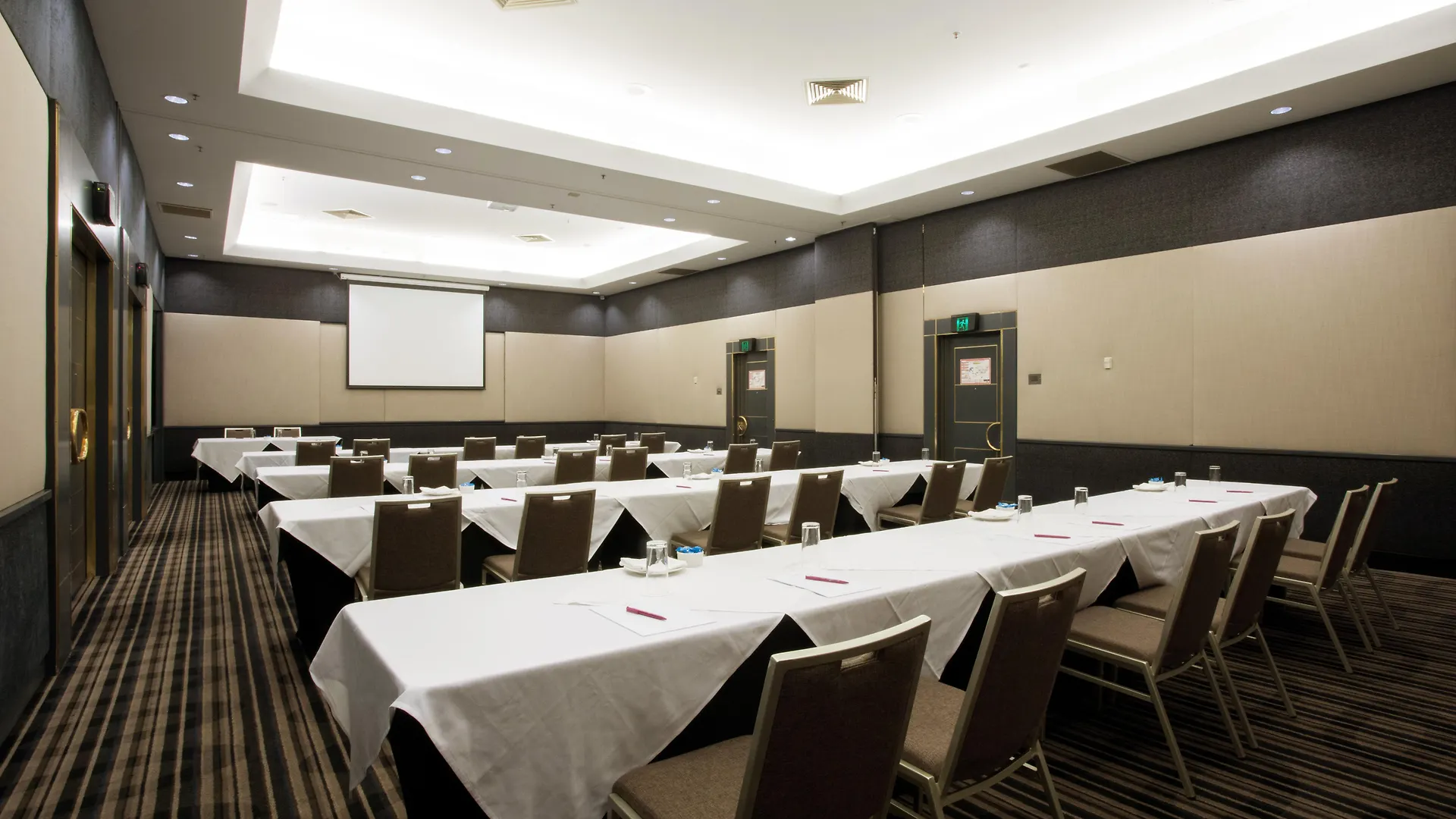 Crowne Plaza Surfers Paradise By Ihg Hotel