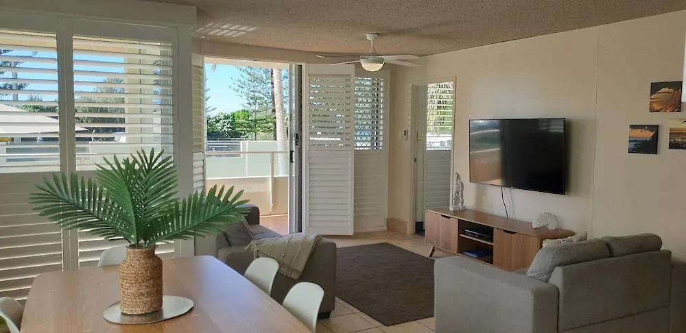Wyuna Beachfront 3* Gold Coast