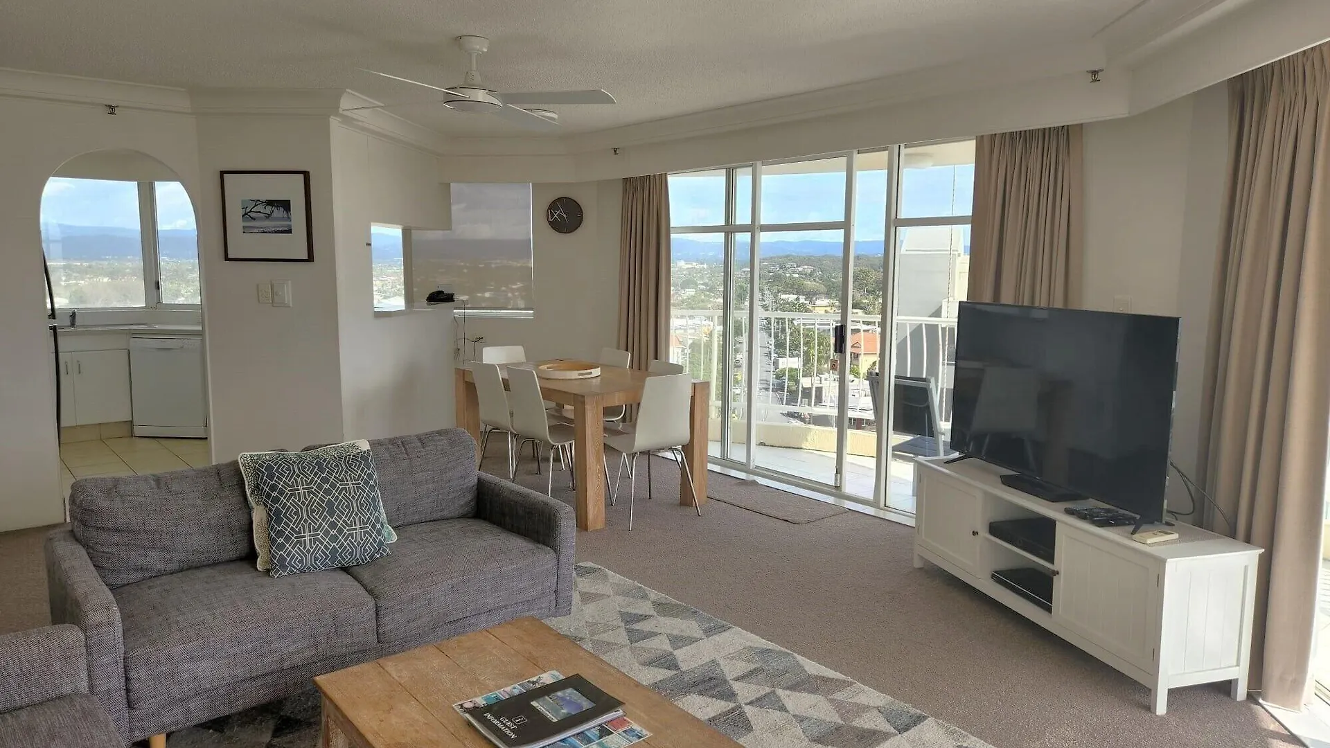 Burleigh Surf Aparthotel