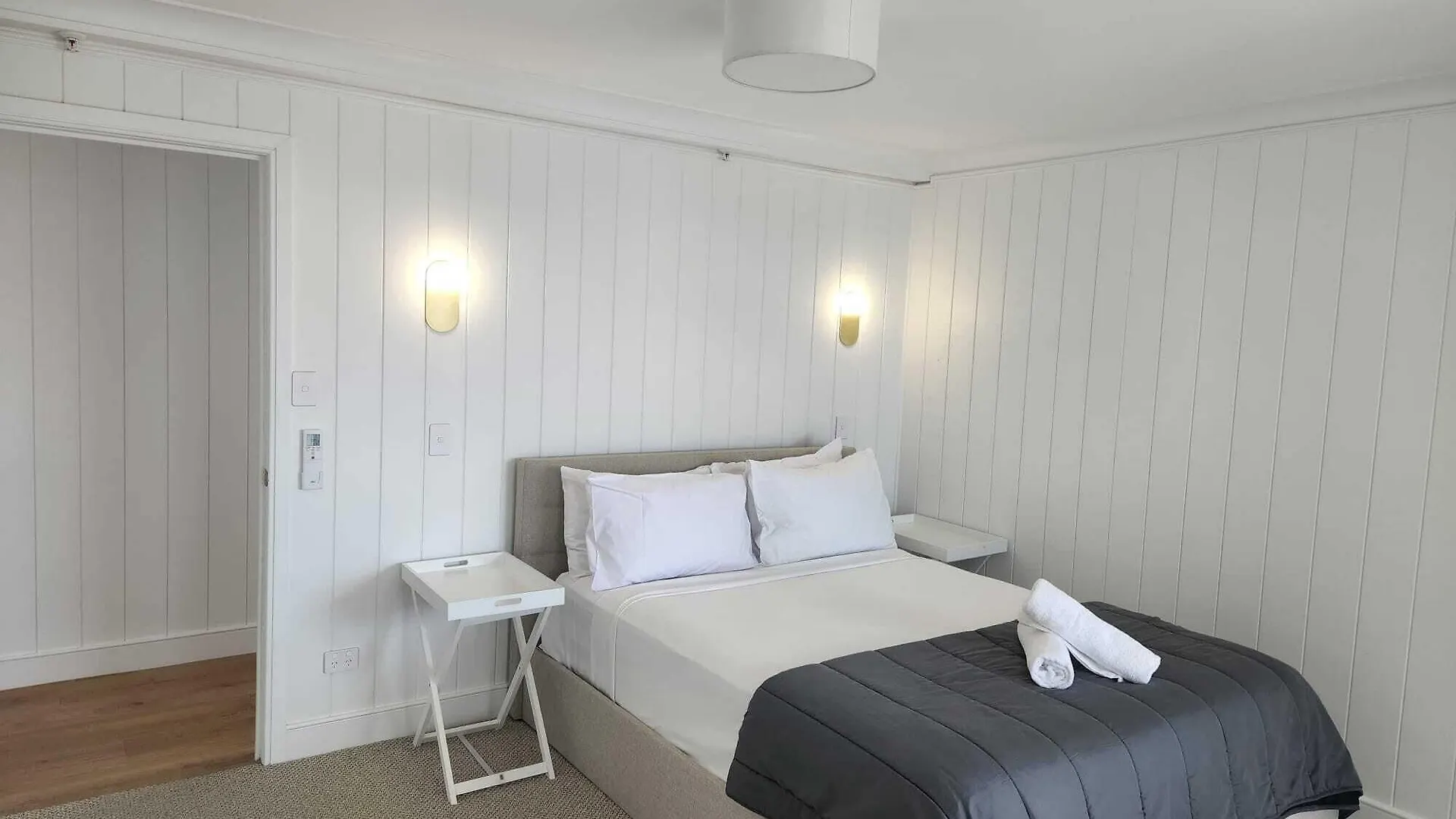 Burleigh Surf Aparthotel 4*