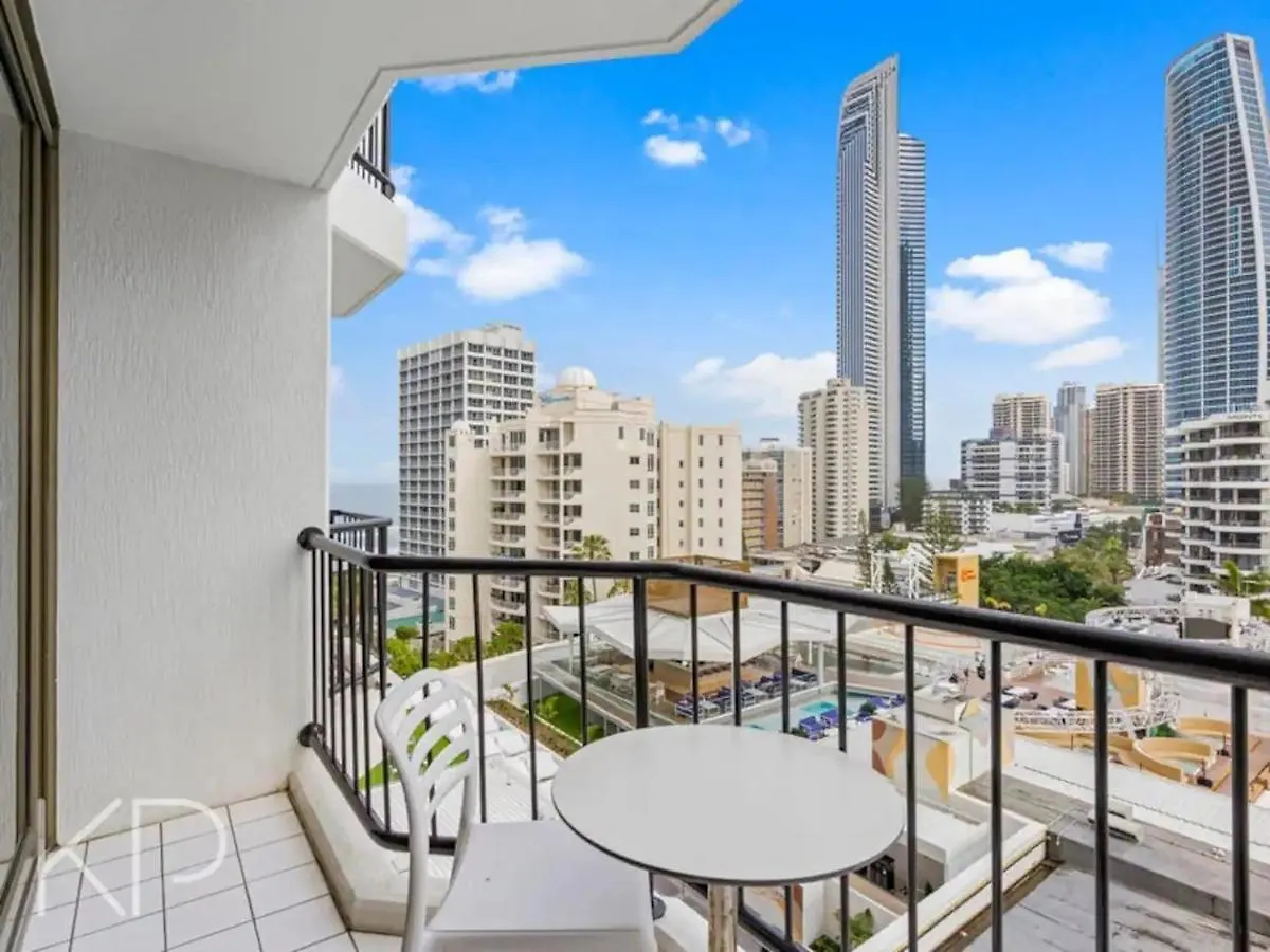 Appartement Mantra On View Surfers Paradise By Ready Set