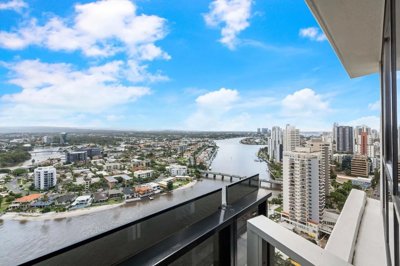 Hinterland View - Circle On Cavill - Self Contained, Privately Managed * Gold Coast