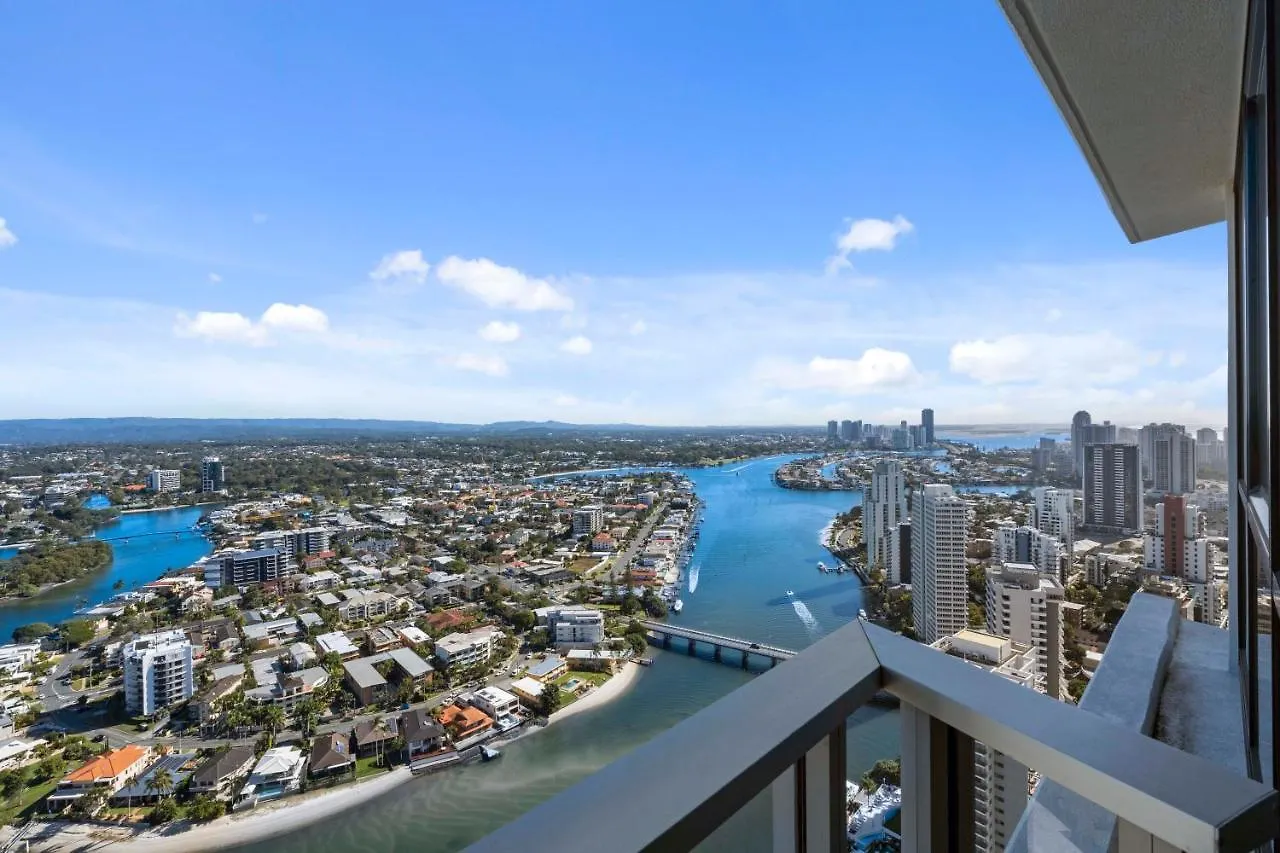 Hinterland View - Circle On Cavill - Self Contained, Privately Managed * Gold Coast
