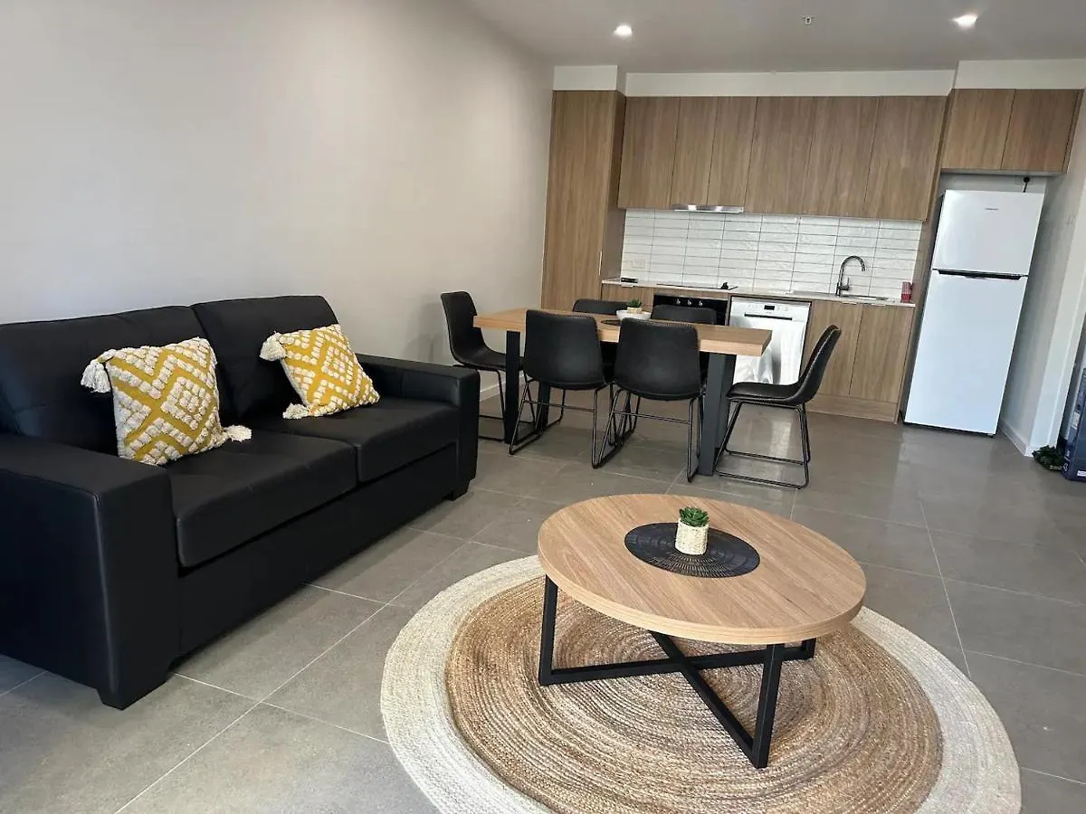 3bd 1 Block From Brand New