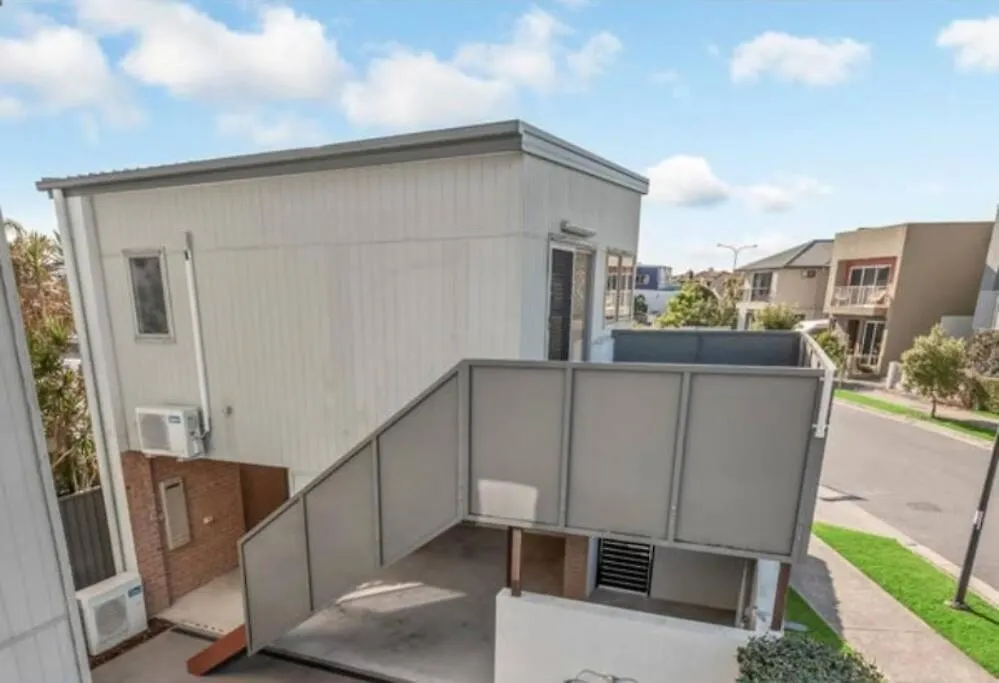 Self Contained - Sleeps 4 Apartment