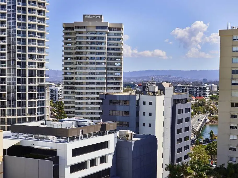 Apartment In The Heart Of Surfers *