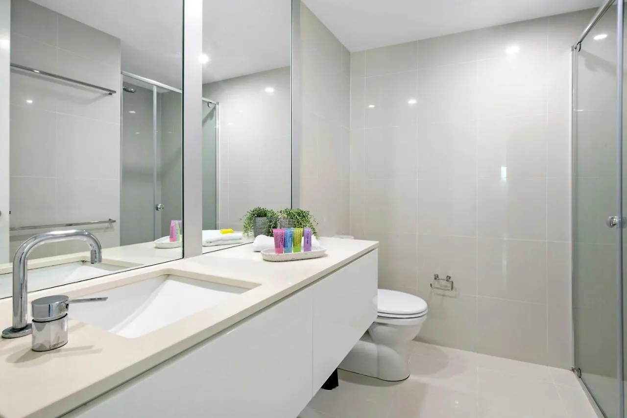 Q Tower In Surfers Paradise - From Level 3 - Self Contained & Privately Managed - Wow *