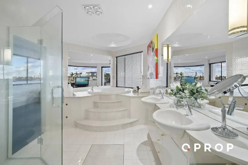 Opulent Waterfront * Gold Coast