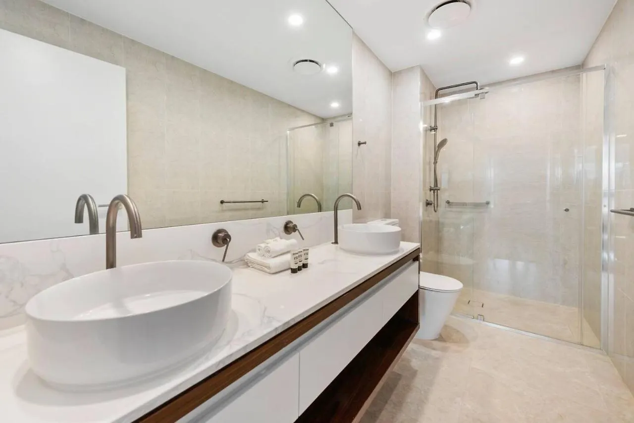 Glistening Horizons - Luxe Coastal Living Apartment Gold Coast