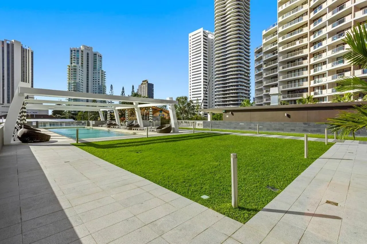 Apartment 'Beachside Glow' Gleaming Getaway On The Gold Coast *
