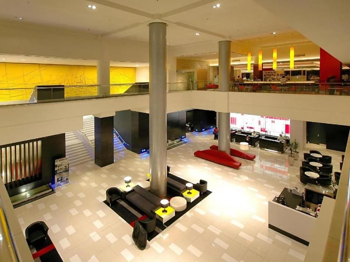 Hotel Deluxe Twin In Surfers Paradise - Coasthm