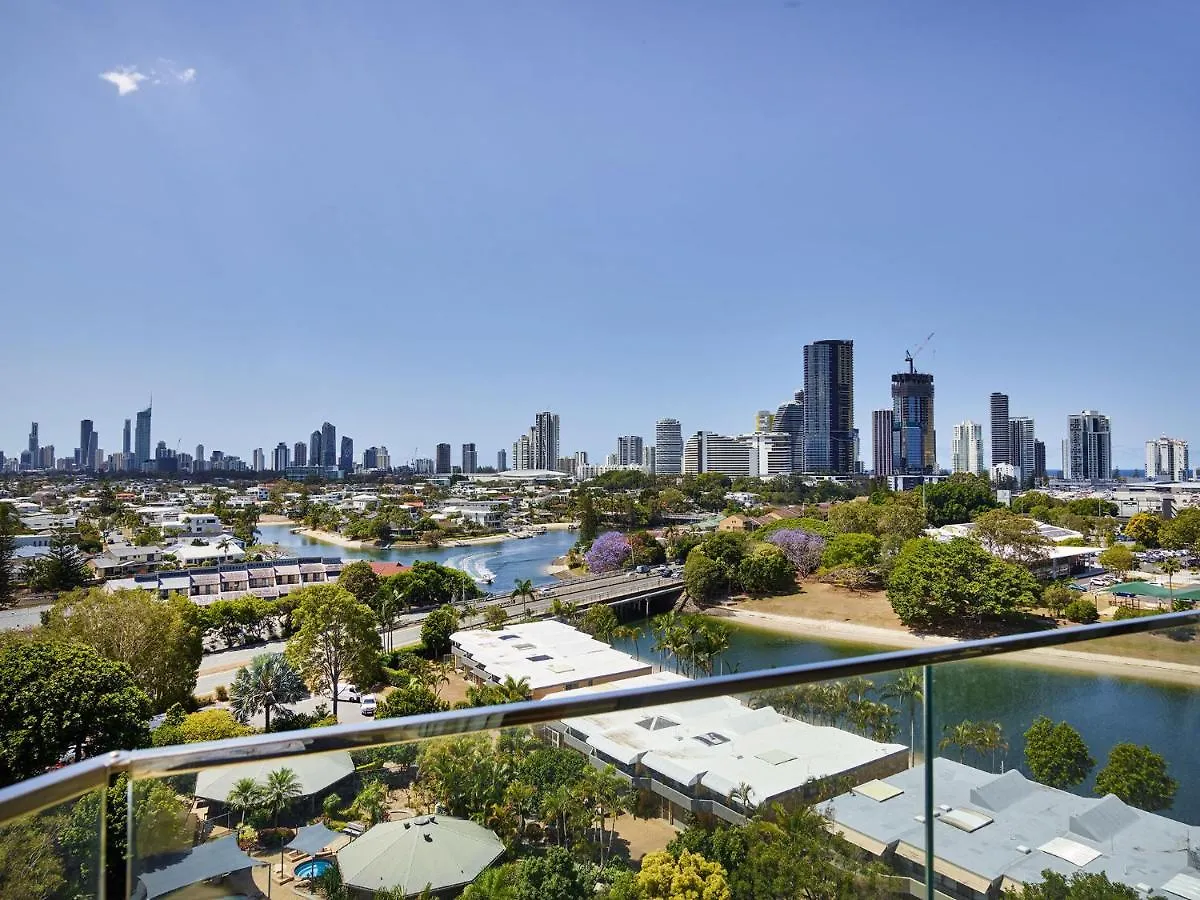 Supa Sized 3 Bedroom 2 Bath * Gold Coast