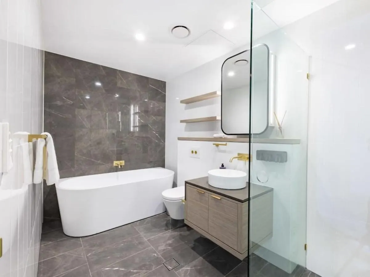 Apartment Stunning Ocean View On High Level In Luxury 3bd Ap *