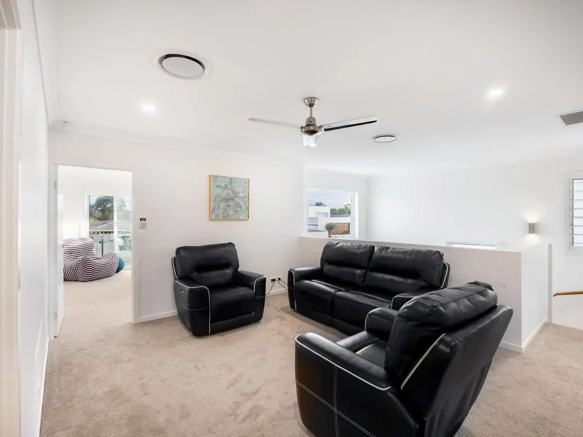 Holiday home 4br Cozy House 5mins To