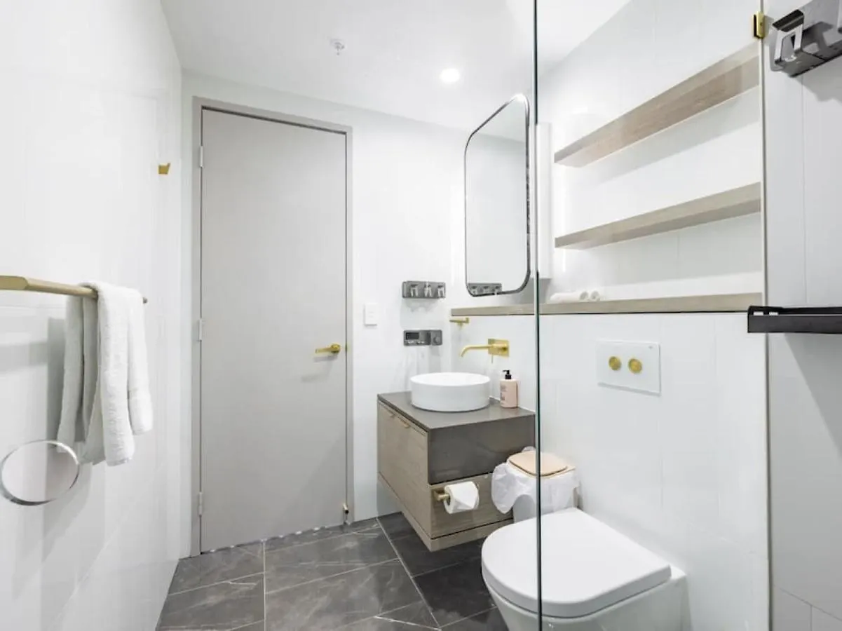 Stunning Ocean View On High Level In Luxury 3bd Ap Apartment *