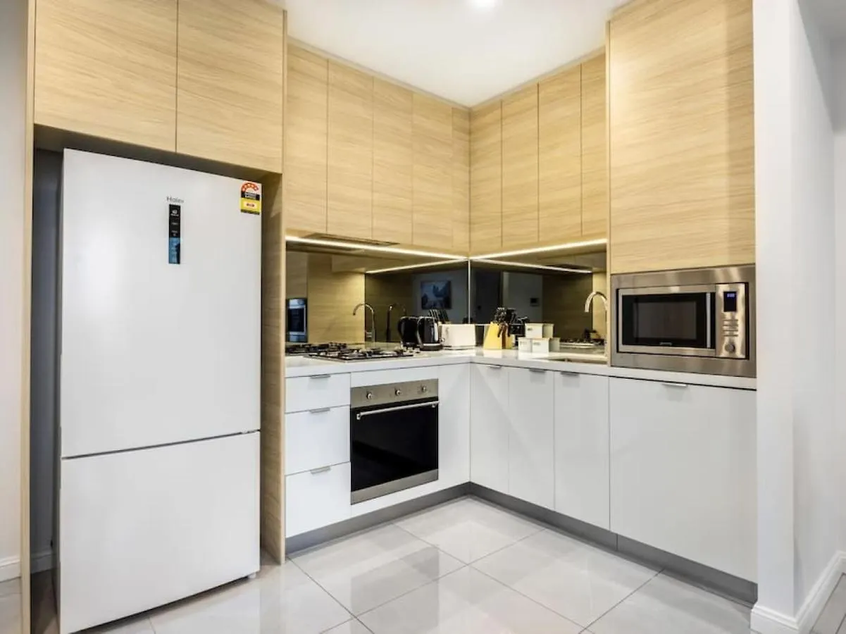 Location Oceanview Luxury 1br Steps To