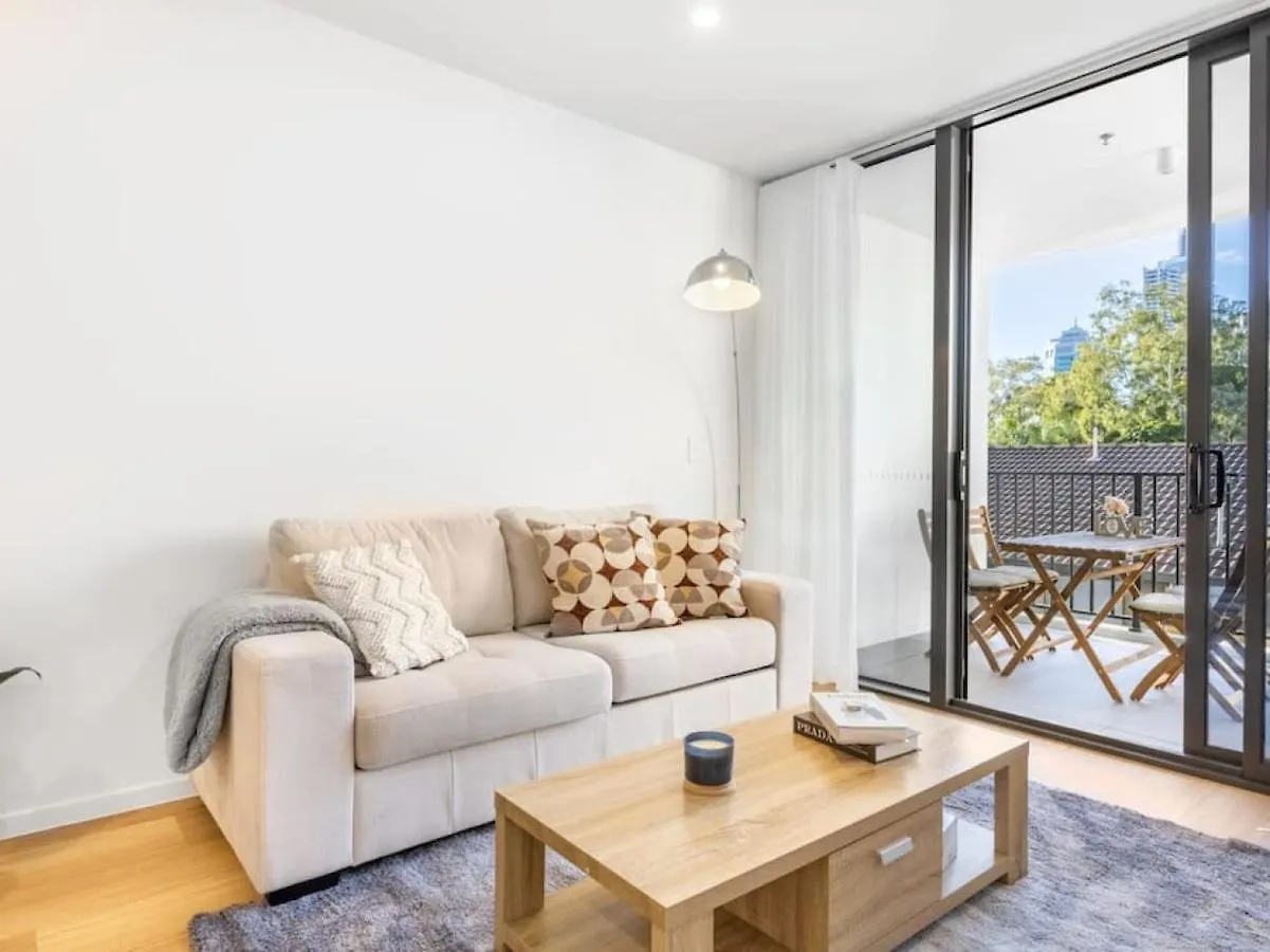 Lägenhet Comfortable 1br With Pool And Carpark Guldkusten